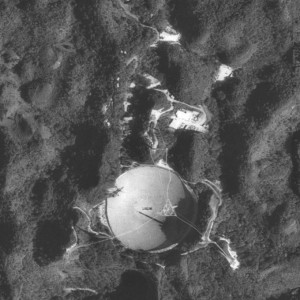 1024px-Arecibo_66.75261W_18.34607N