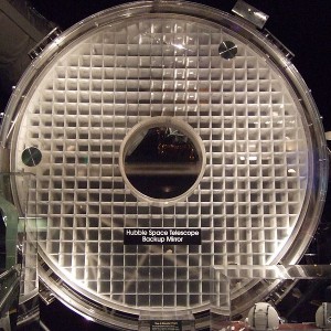 800px-Hubble_backup_mirror